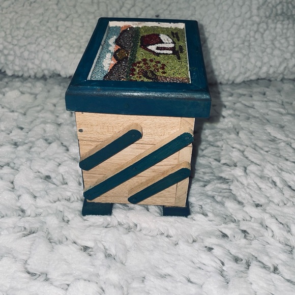 Wooden 3 tier Cuba keepsake momento - Picture 11 of 12